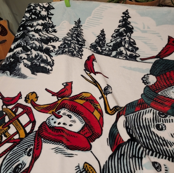 Hallmark Fleece Christmas Blanket - Picture 5 of 11